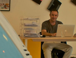 Shai-Levy-in-new-office-1