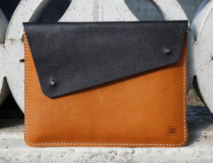 31trum leather document wallet Front