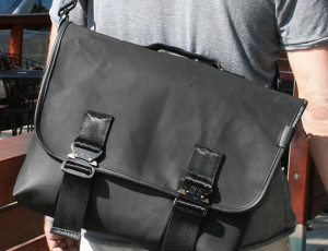 Defy Bags Recon Small messenger