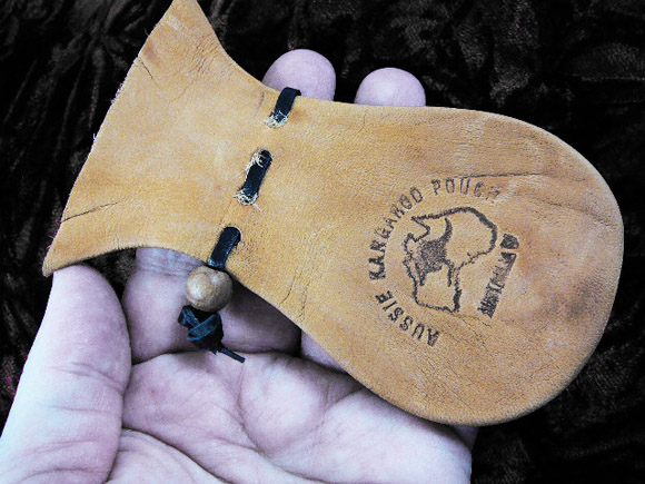 Kangaroo coin pouch for coins