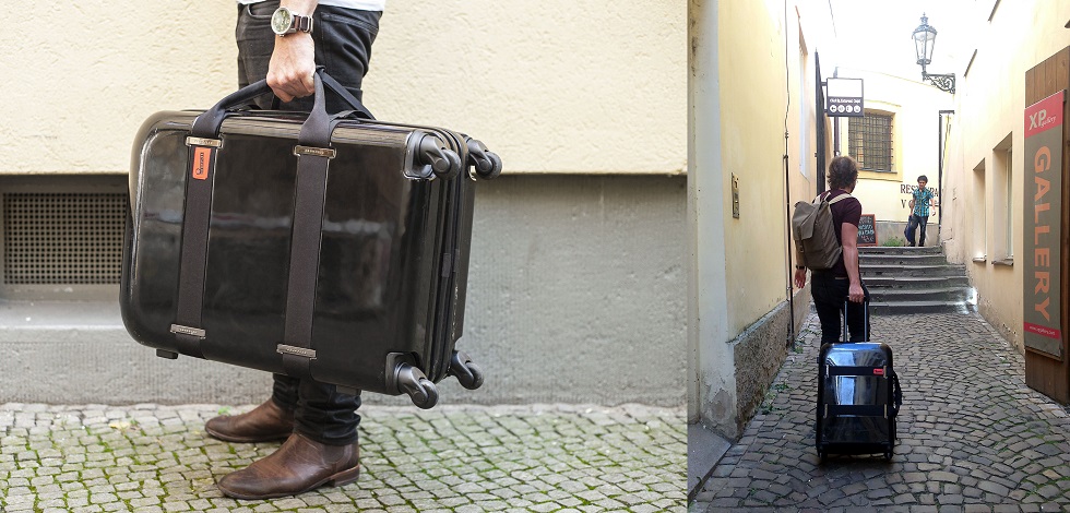 Berlin Muse carries the Crumpler Vis-à-Vis to Prague