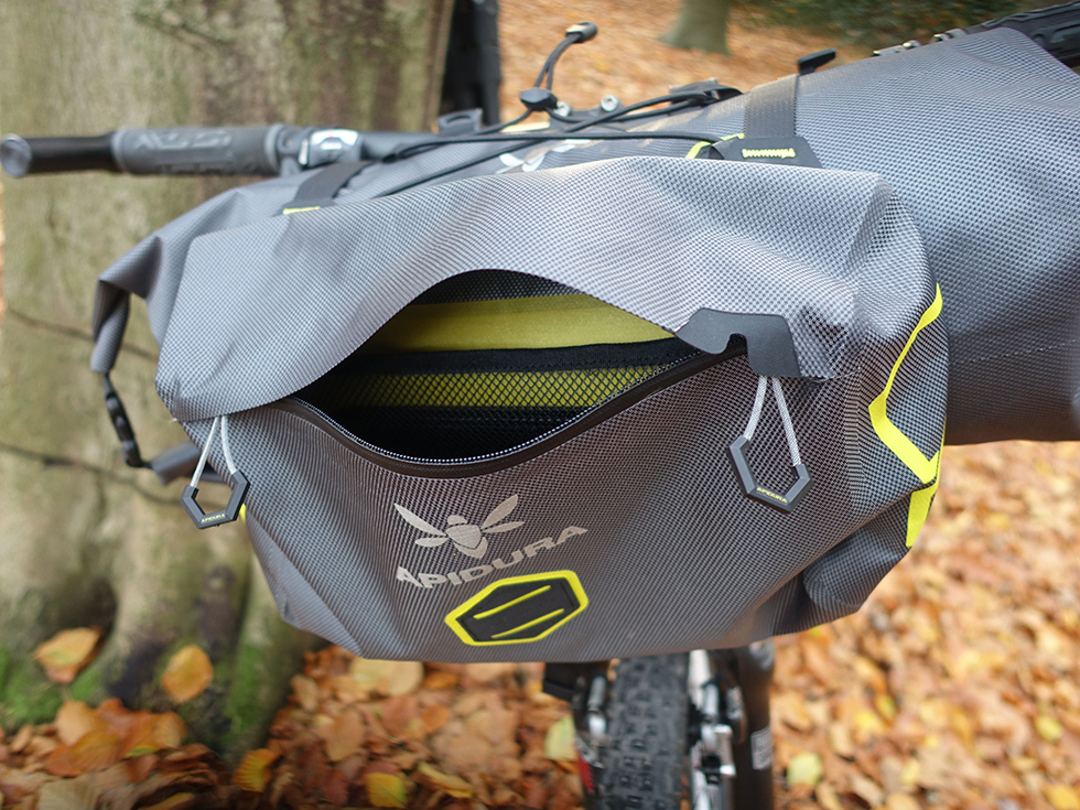 Drive By :: Apidura Saddle Pack and Handlebar Pack - Carryology