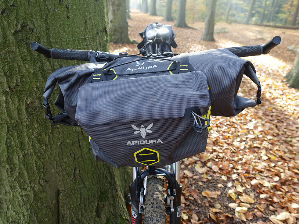 apidura_front