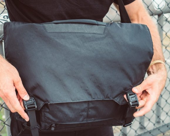 Triple Aught Design Parallax Messenger Review :: Drive By - Carryology