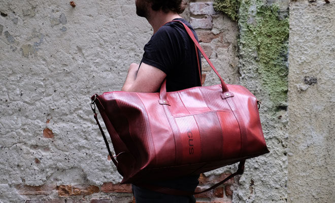 Elvis-&-Kresse-Weekender-Review-(side-angle)