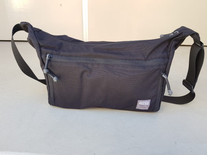 Alpha One Niner Chio bag external velcro pocket