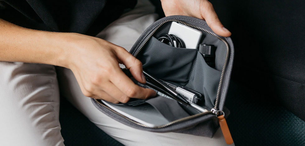 How-to-carry-smarter---bellroy-classic-pouch