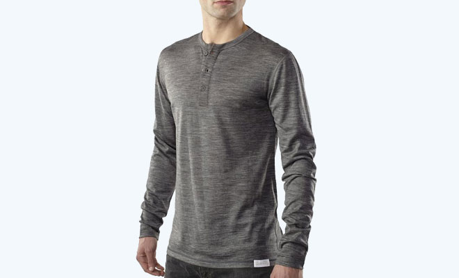 Woolly-Everyday-Weight-Long-Sleeve-Henley (model in grey)