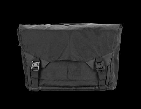 Triple Aught Design Parallax Messenger 15L