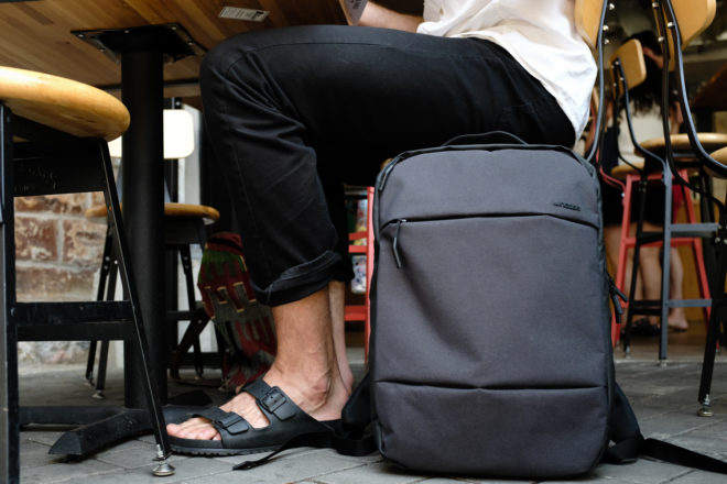 What's In Your Bag: Remi! A backpack to fit all your office in one bag