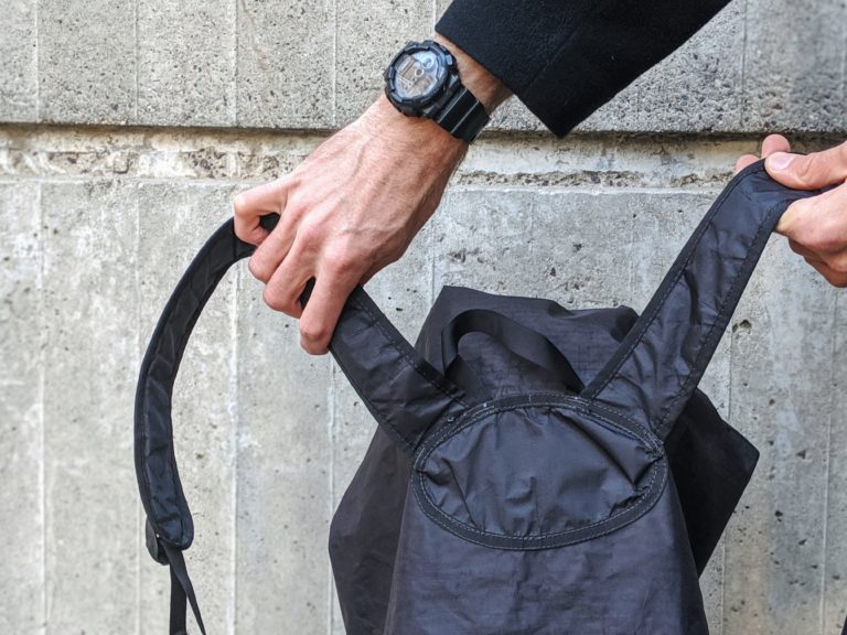 Hyperlite Mountain Gear Metro Pack 日用背包:肩带 Hyperlite Mountain Gear Metro Pack 日用背包:肩带