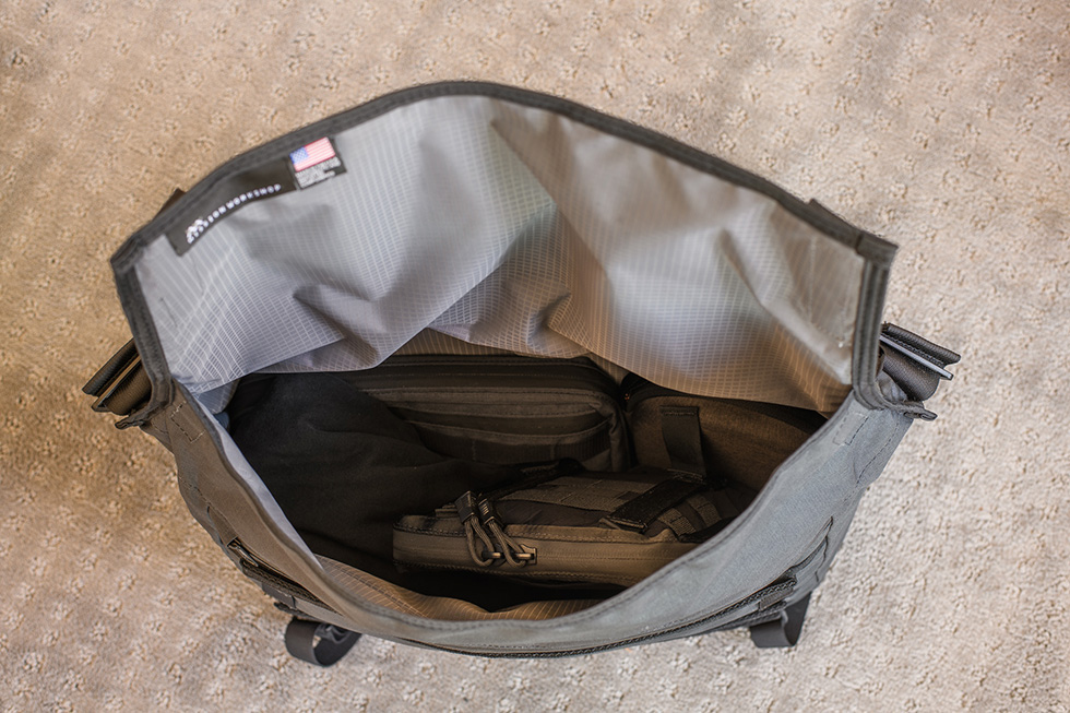 Khyte : Weatherproof Laptop Messenger Bag