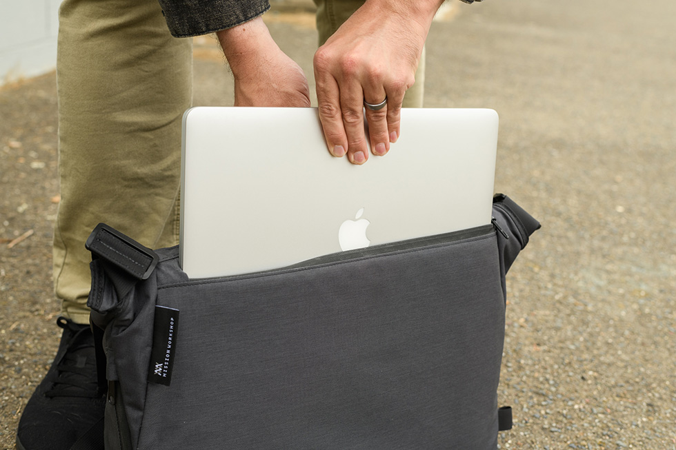 Khyte : Weatherproof Laptop Messenger Bag