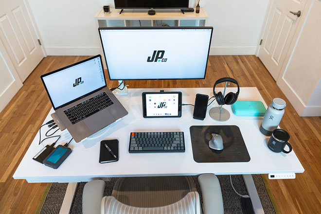 WFH ESSENTIALS 🏠 Stay productive while working from home with us