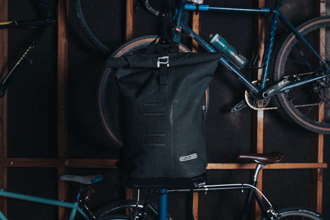 Bike commuter backpack: Ortlieb Commuter-Daypack High Visibility