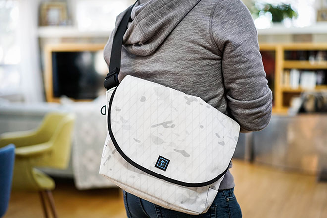 Crossbody bag: Rickshaw Bags iPad Zero Messenger 