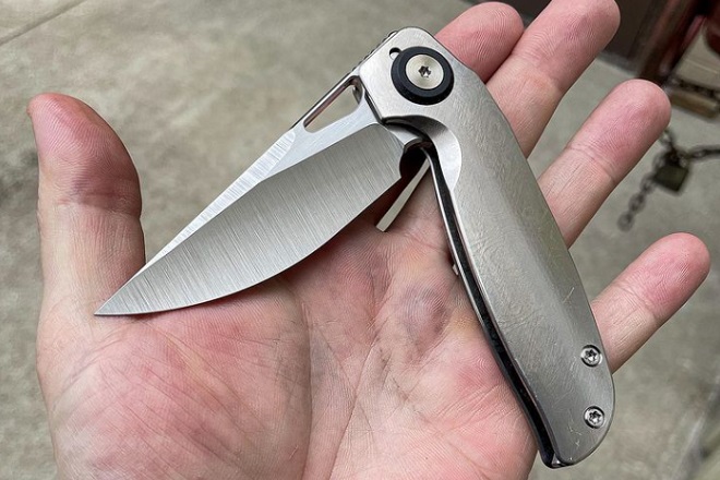 EDC knife makers: Hellion Machine Collective Transient