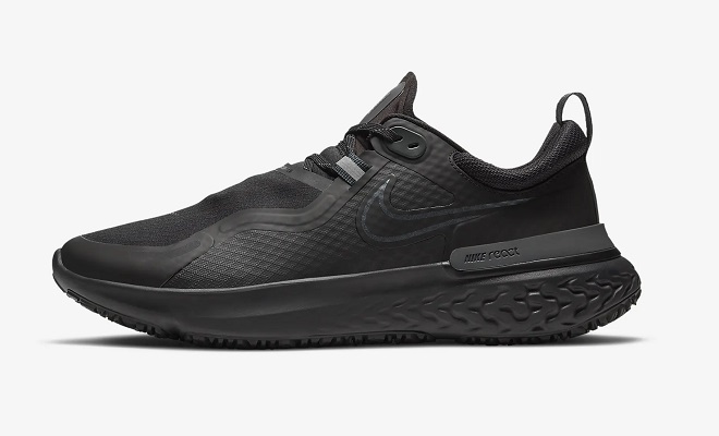 Comfortable men's travel shoes: Nike React Miler Shield