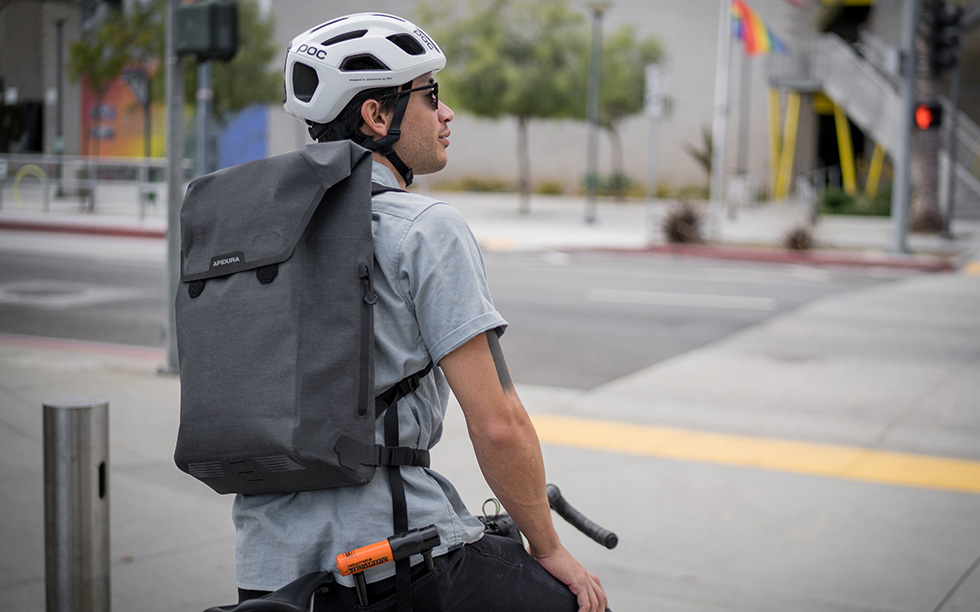 Bike commuting backpacks: Apidura City Backpack