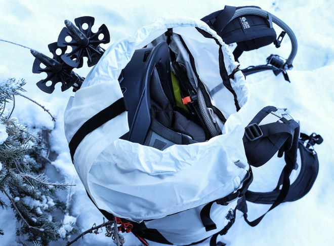 https://www.carryology.com/wp-content/uploads/2022/06/Mountain-Hardwear-Snoskiwoski-40-8-660x486.jpg