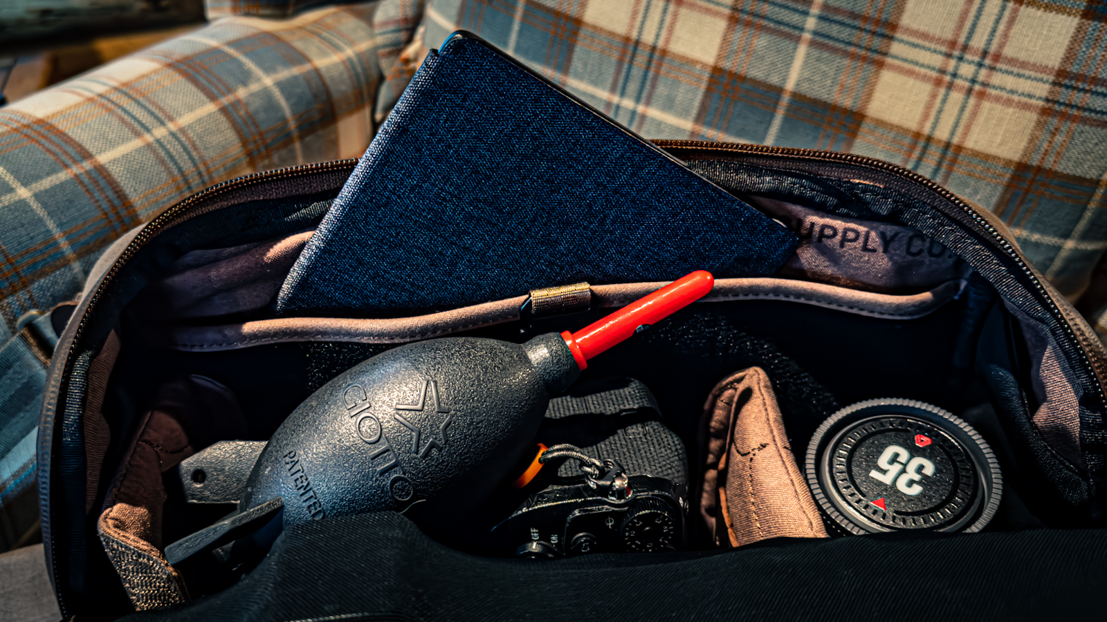 First Look | Clever Supply Release Their First Bag &#8211; The Camera Sling