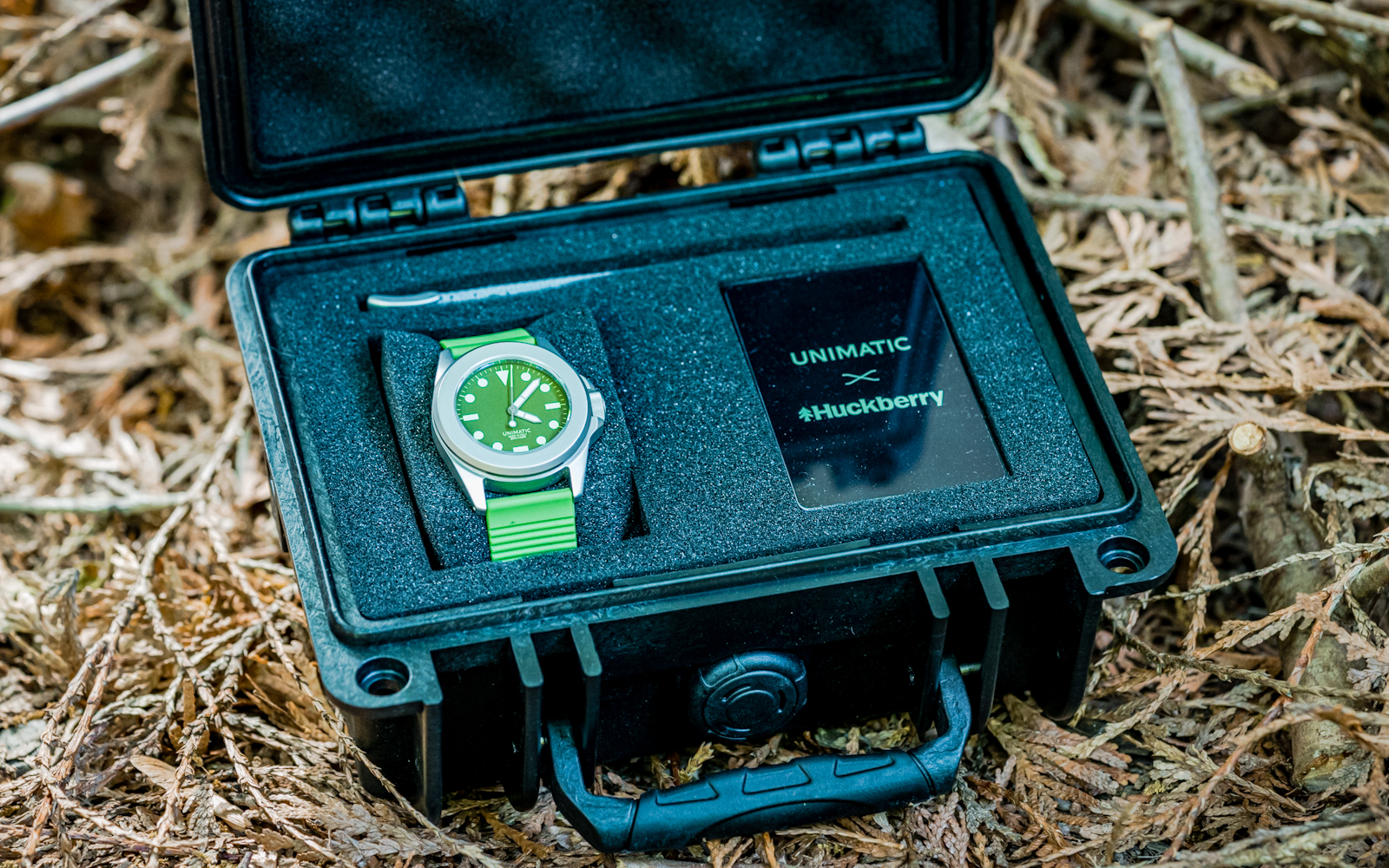 Huckberry Releases Watch Collaboration with Italian Experts Unimatic