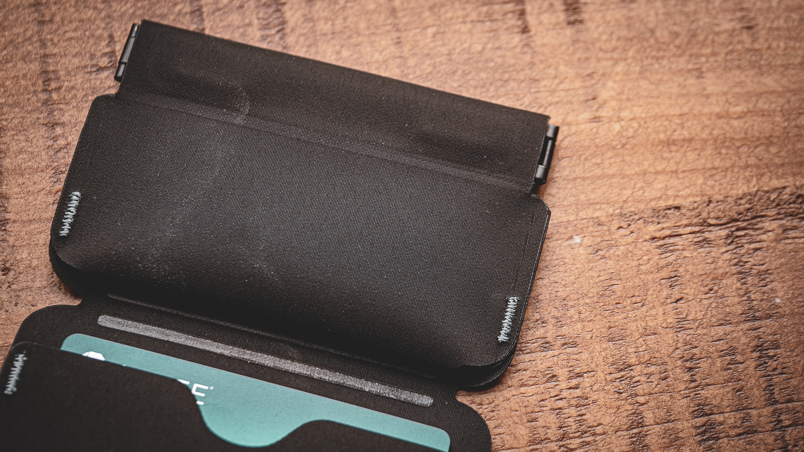 RE:FORM Introduces Modern, Versatile Wallets