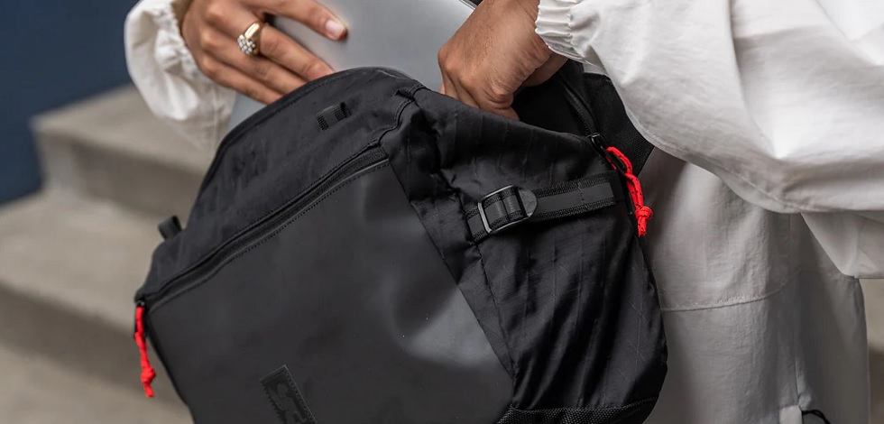 9 Great Crossbody and Sling Bags for Men to Buy in 2022 I CARRYOLOGY