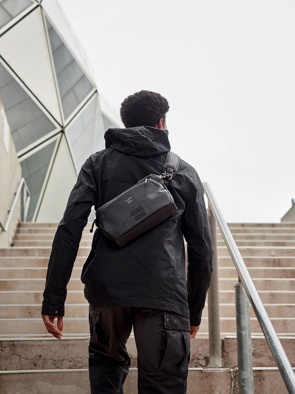 Carryology x Bellroy Chimera Sling