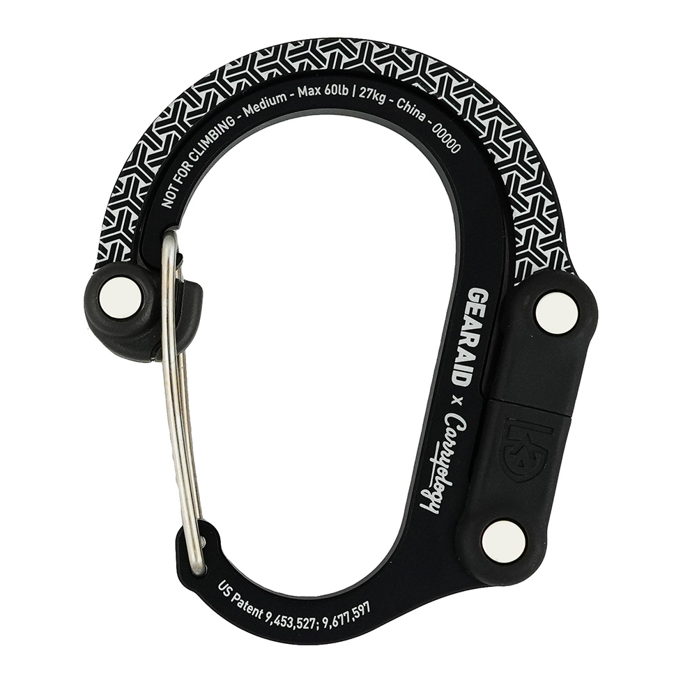 Carryology Essentials Gear Aid x Carryology Heroclip