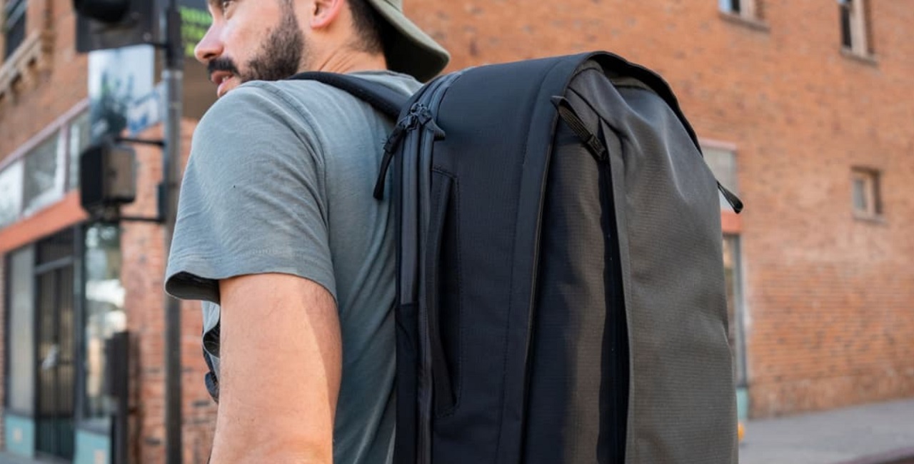 Moment Everything Travel Pack 28L