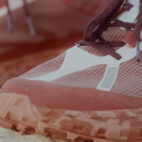 TRAIL RUNNING SHOES IN DIRT