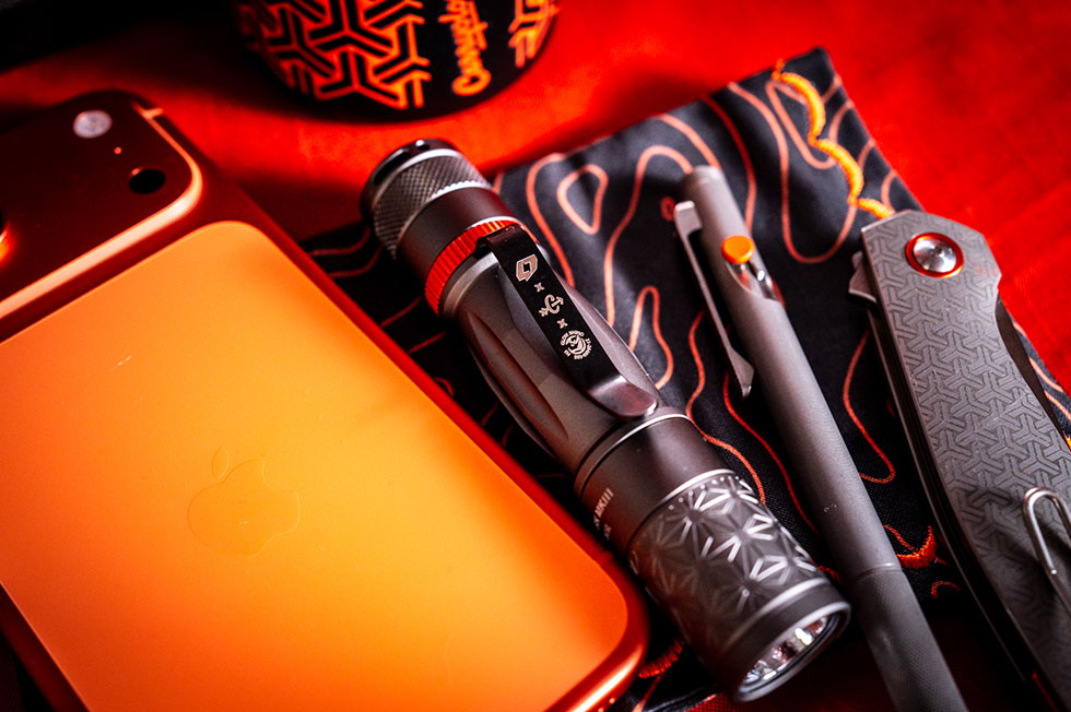 Foursevens x Carryology x Glow Rhino Quark Onibi