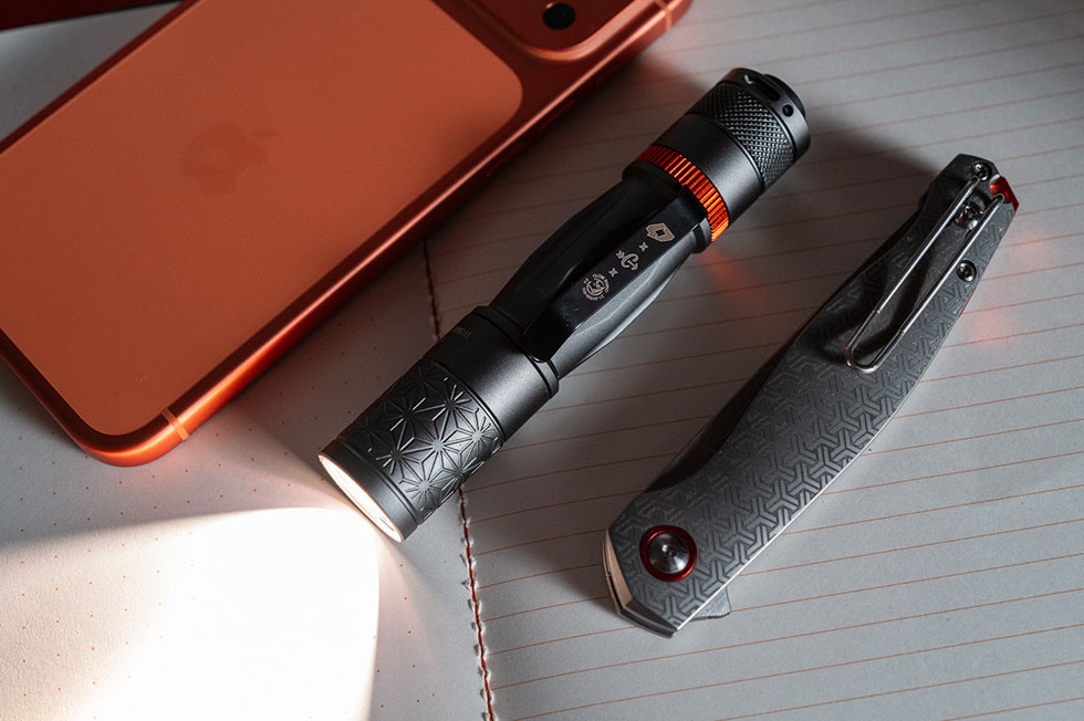 Foursevens x Carryology x Glow Rhino Quark Onibi
