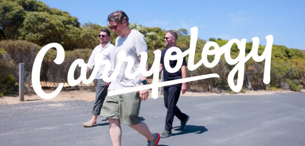 CARRYOLOGY TEAM WALKING