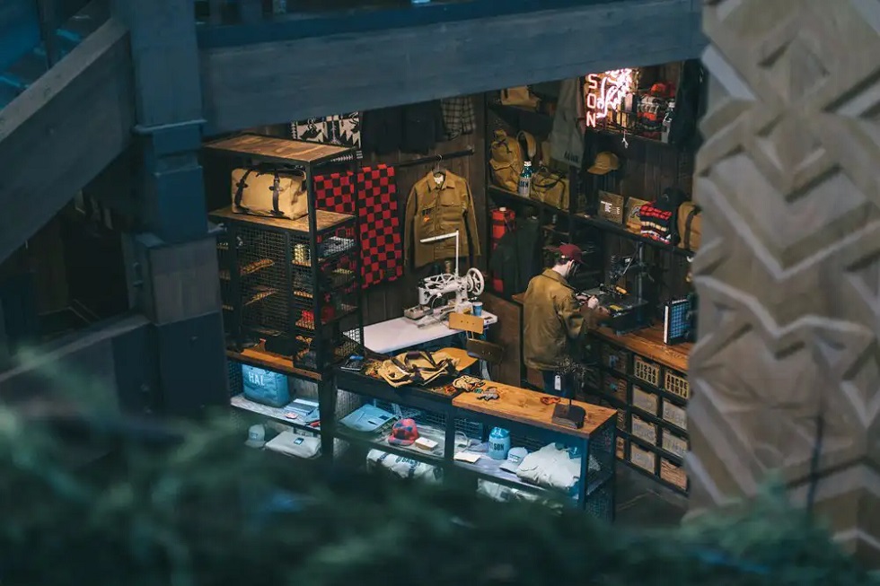 Filson’s restoration team